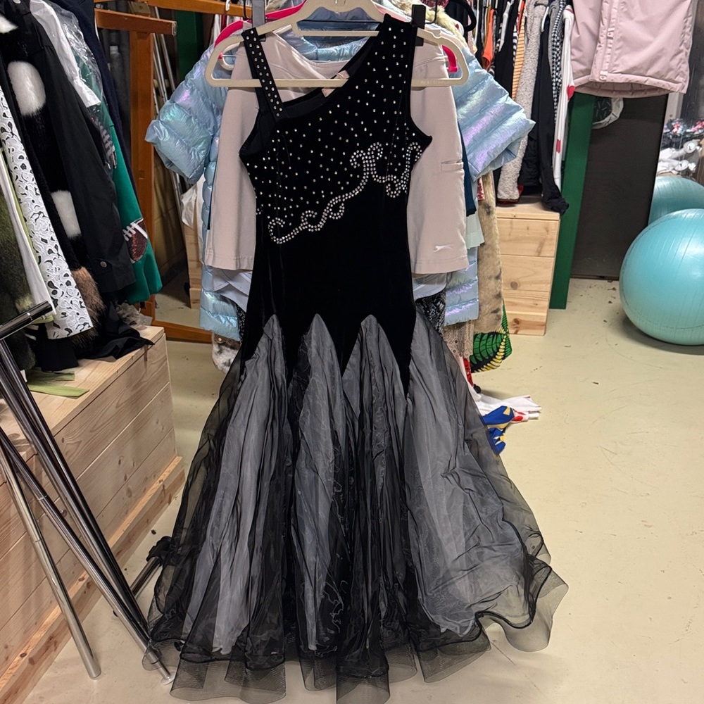Chic Kids Dance Costume in Black and Silver